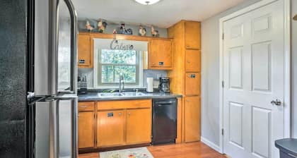 Pigeon Forge Cabin w/ Private Hot Tub & Gas Grill