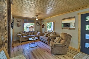 House (3 Bedrooms) | Interior - Cozy Cabin w/ Backyard Oasis: 11 Mi to Marina (Elizabeth)