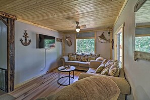 Interior - Cozy Cabin w/ Backyard Oasis: 11 Mi to Marina (Elizabeth)