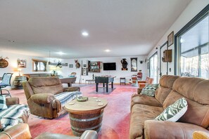 House (3 Bedrooms) | Interior - Cozy Cabin w/ Backyard Oasis: 11 Mi to Marina (Elizabeth)