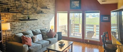 Apartment (2 Bedrooms) | Front of property