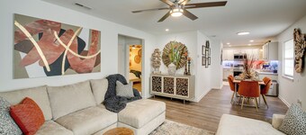 3 Mi to Dtwn Hot Springs: Modern Condo!