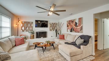 Apartment (3 Bedrooms) | Front of property