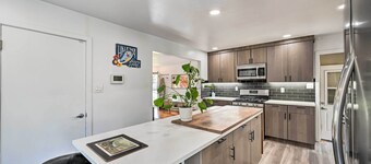 < 7 Mi to Dtwn: Denver Home w/ Large Yard!