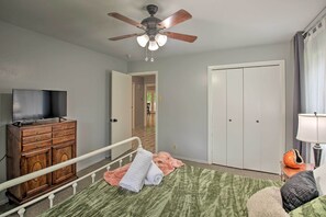 Interior - Waterfront Retreat w/ Boat Dock in Hot Springs! (Hot Springs)