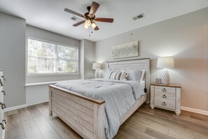 Apartment (2 Bedrooms) | Interior - Branson Retreat w/ Pool Access ~ 3 Mi to Dtwn (Branson)