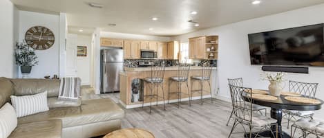 Apartment (2 Bedrooms) | Front of property