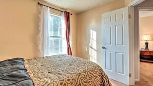 3 Schlafzimmer, Bügeleisen/Bügelbrett, Bettwäsche