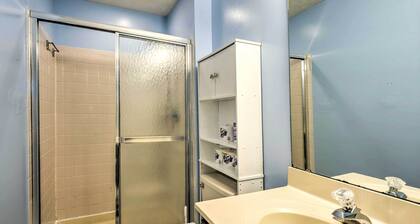 Burtonsville Townhome 20 Mi to DC!