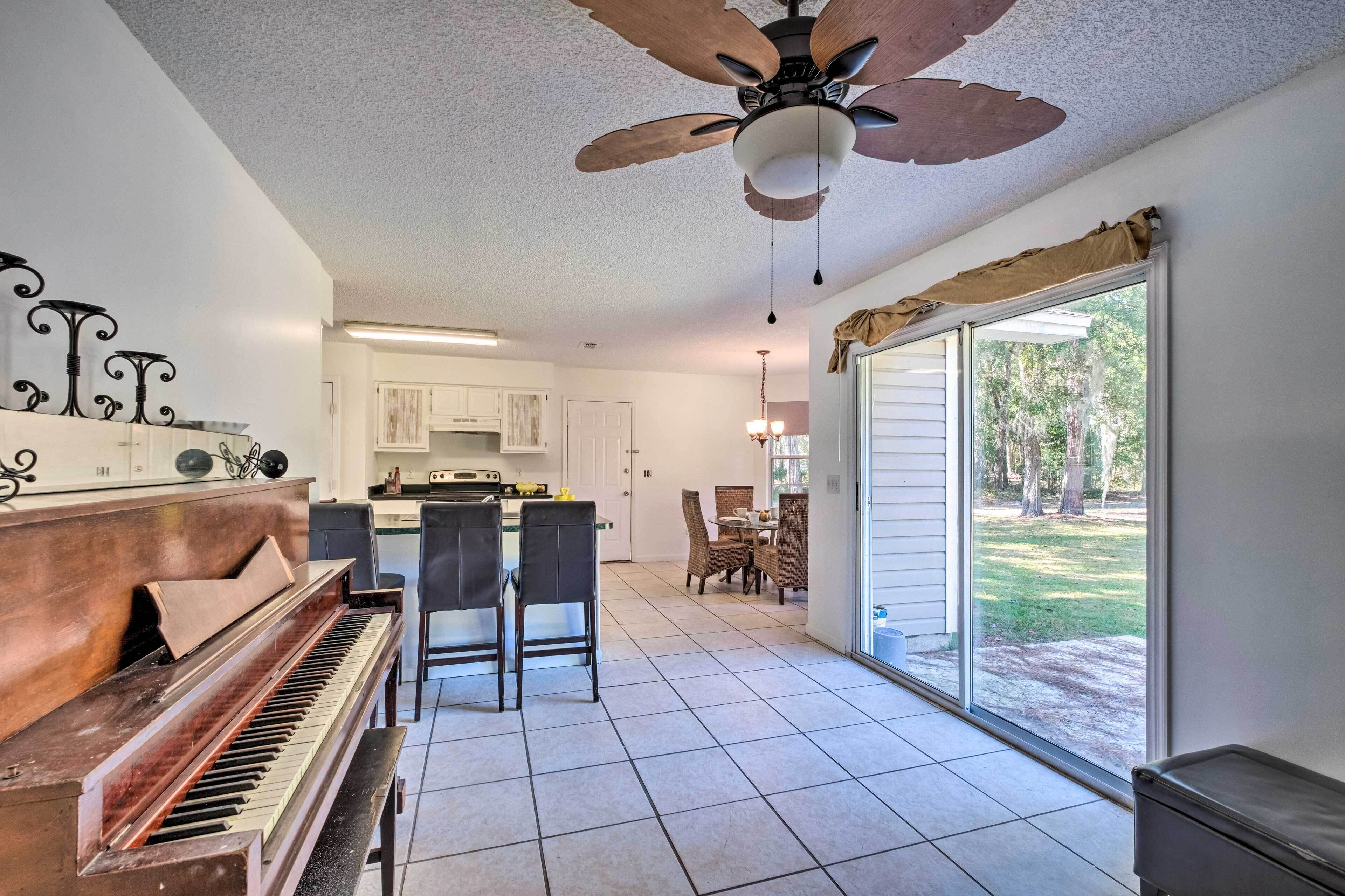 House (3 Bedrooms) | Interior