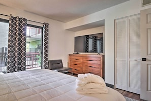 Apartment (1 Bedroom) | Interior - Walk Downtown! Gatlinburg Condo w/ Patio & Pool (Gatlinburg)