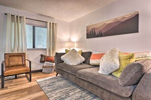 Apartment (1 Bedroom) | Interior - Walk Downtown! Gatlinburg Condo w/ Patio & Pool (Gatlinburg)