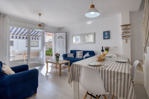 PATRICK: Nice house in l'Escala 150 meters from Riells beach