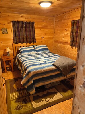 2 bedrooms, travel cot, free WiFi, bed sheets