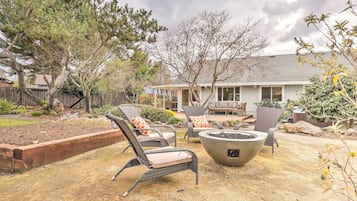 House (3 Bedrooms) | Front of property