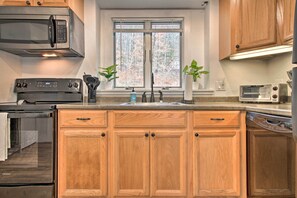 Interior - Cozy Killington Retreat ~ 5 Mi to Ski Resort (Killington)