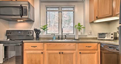 Cozy Killington Retreat ~ 5 Mi to Ski Resort
