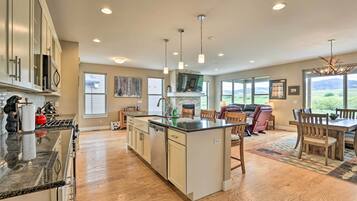 House (2 Bedrooms) | Interior