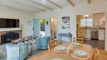Cottage (2 Bedrooms) | Interior