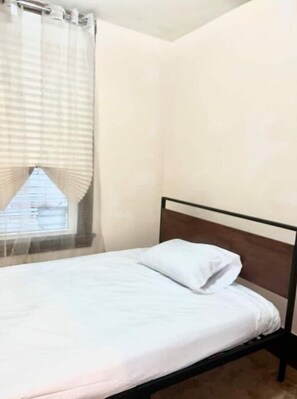 3 bedrooms, in-room safe, desk, iron/ironing board
