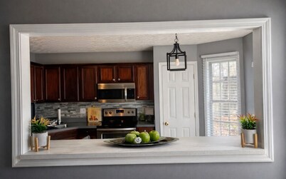 Comfortable 4 bedroom 10 min from Airport & Downtown