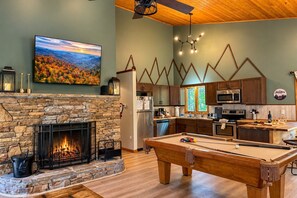 Interior - Hot Tub Firepit Sauna & Pet-friendly G'burg Cabin (Gatlinburg)