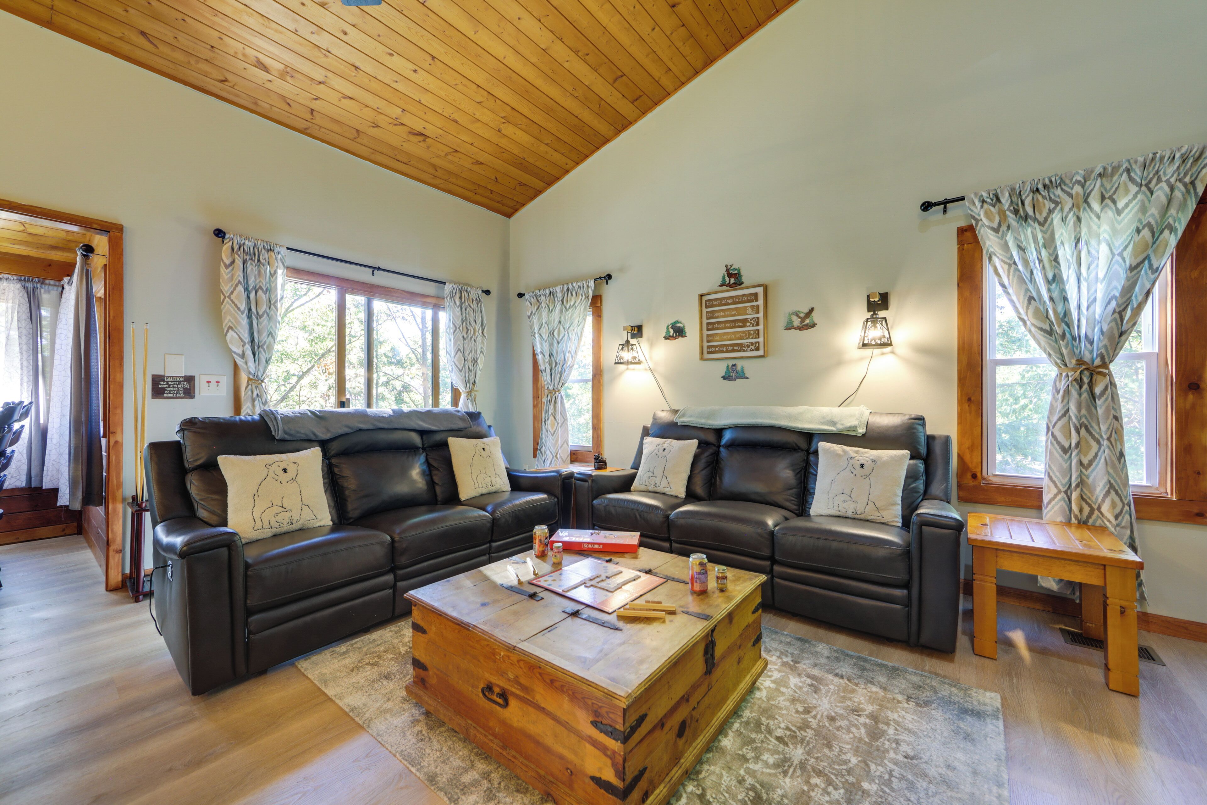 House (2 Bedrooms) | Interior