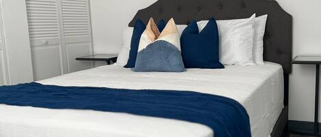 Decoración personalizada, muebles diferentes y wifi gratis