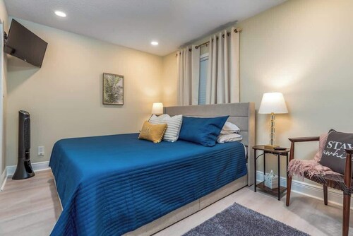 Sleep 4 | King Bed | Golf Course