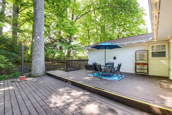 Bright Knoxville Vacation Rental W/ Large Backyard - Knoxville, TN