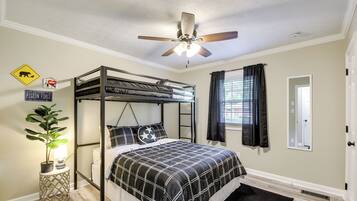 House (3 Bedrooms) | Interior