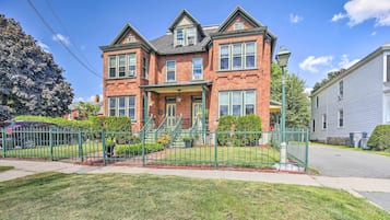 Apartment (4 Bedrooms) | Bahagian luar