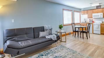 Apartment (0 Bedroom) | Front of property