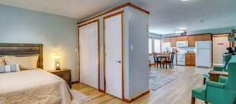 Cozy Mountain Home Studio 8 Mi to Bull Shoals Lake