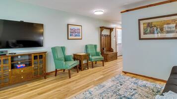 Apartment (0 Bedroom) | Interior