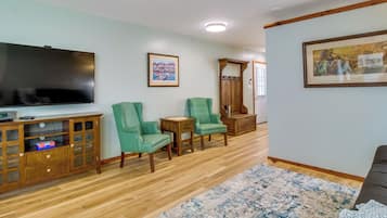 Apartment (0 Bedroom) | Interior