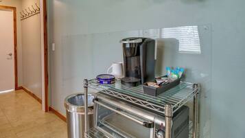 Apartment (0 Bedroom) | Interior