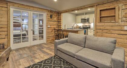 Rustic Anchorage Hideaway: Walk to Coastal Trail!