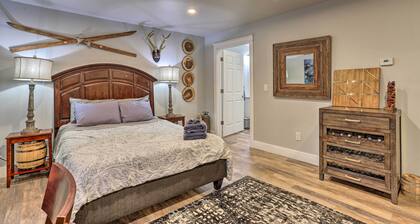 Rustic Anchorage Hideaway: Walk to Coastal Trail!