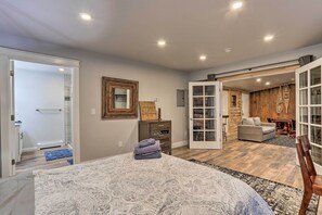 Apartment (1 Bedroom) | Interior - Rustic Anchorage Hideaway: Walk to Coastal Trail! (Anchorage)