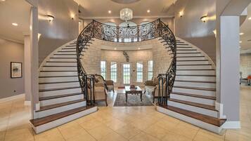 House (Multiple Bedrooms) | Interior