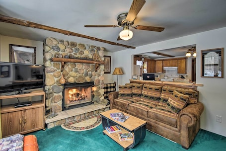 Interior. Cabin Near to Lakes, Atving, Skiing & Natl Forest