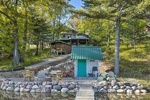 Hot Tub, Sauna, Fireplace, Dock! Lake Honor Cabin