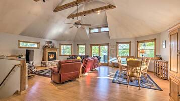 House (5 Bedrooms) | Interior