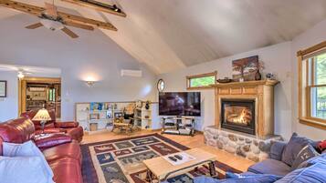 House (5 Bedrooms) | Interior