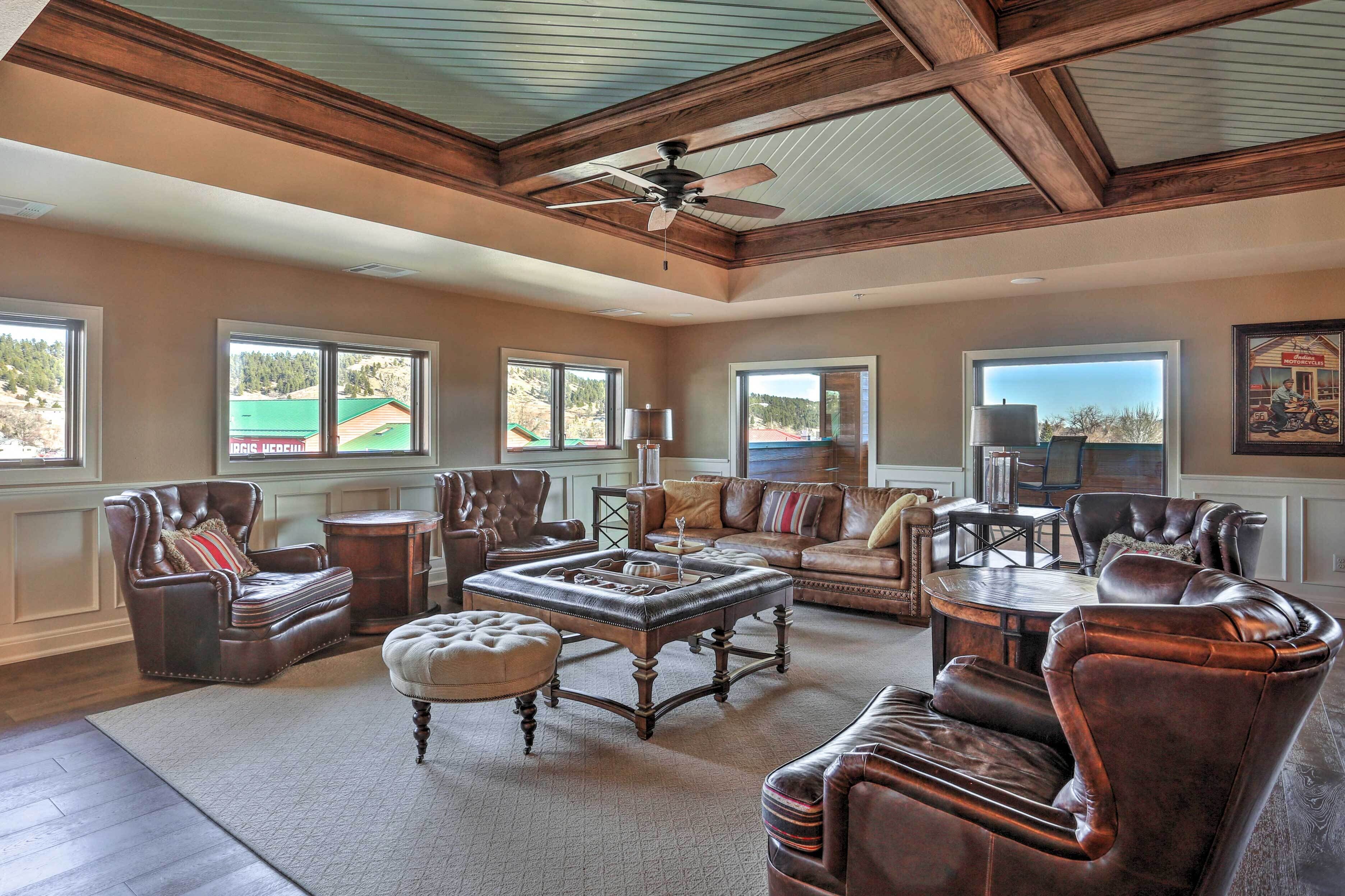 شقة (4 Bedrooms) | المنشأة من الداخل