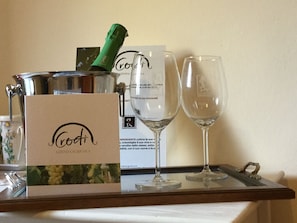 Food and drink - Sleeping in the Prosecco Hills. House suitable for families or groups of friends. (Combai)