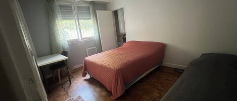 2 soverom og sengetøy