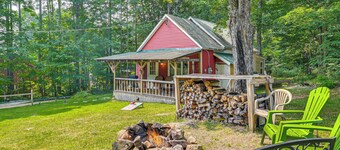 < 8 Mi to Gore Mountain! Family Cottage w/ Porch