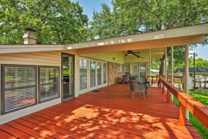 Interior - Cedar Creek Reservoir Home w/ Deck & Dock (Mabank)